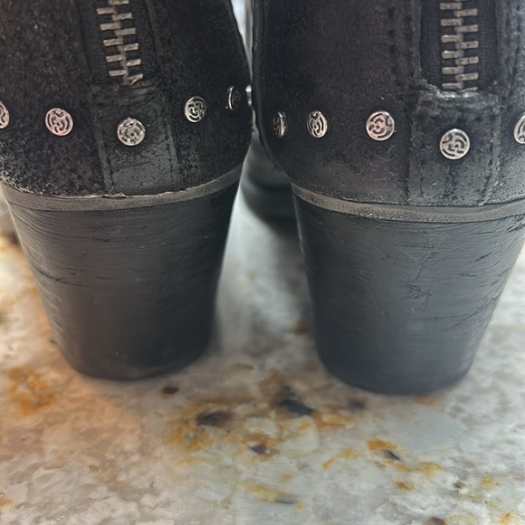 OTBT Ankle Boot Black Leather Zip Back Everyday Women’s Size 8.5 Silver Studded - Picture 8 of 9